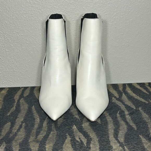 FOREVER 21 BOOTIES   - Picture 3 of 11